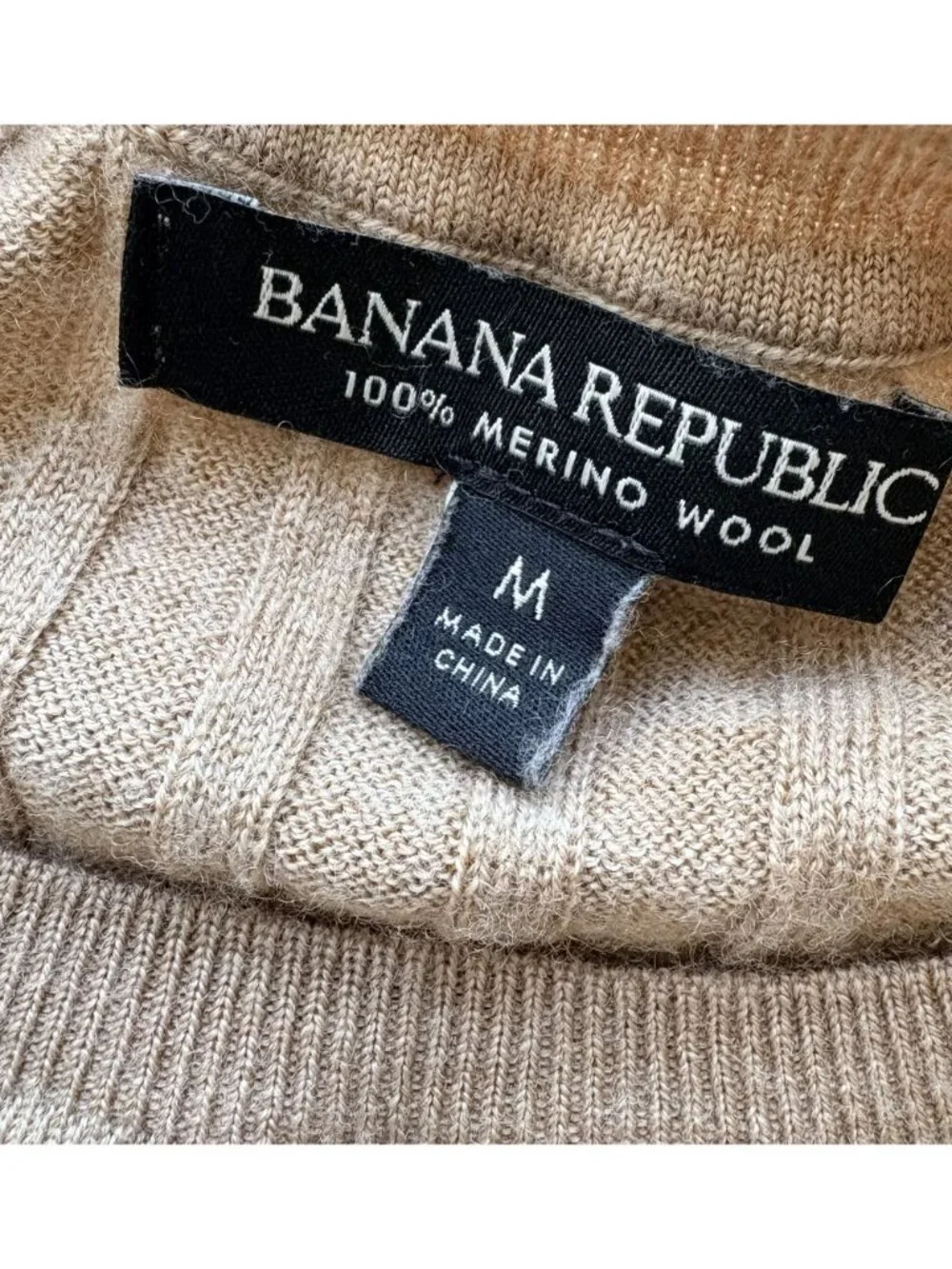 Banana Republic 100% Merino Wool Ribbed Sweater Camel M Washable Wool